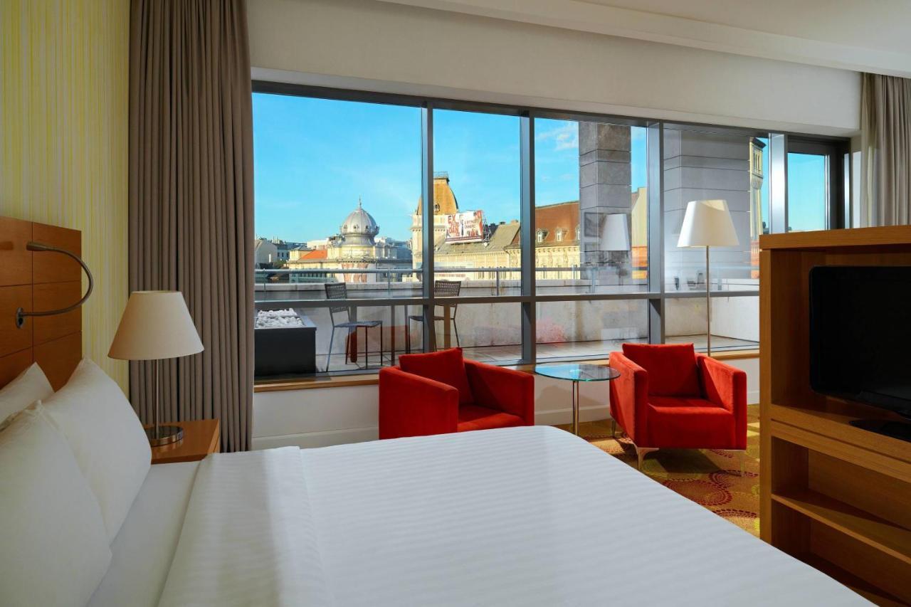Courtyard By Marriott Budapest City Center Екстер'єр фото